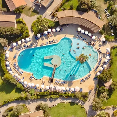 With Swimming-pool In Just 300 Meters From The 阿尔博里亚