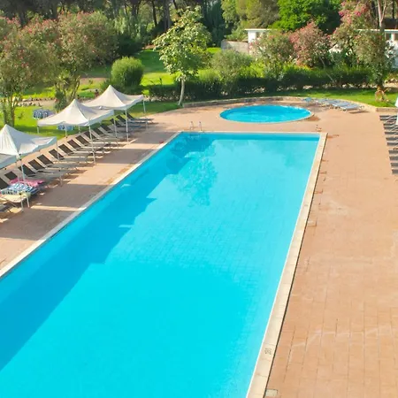 Aparthotel With Swimming-pool In Just 300 Meters From The Arborea