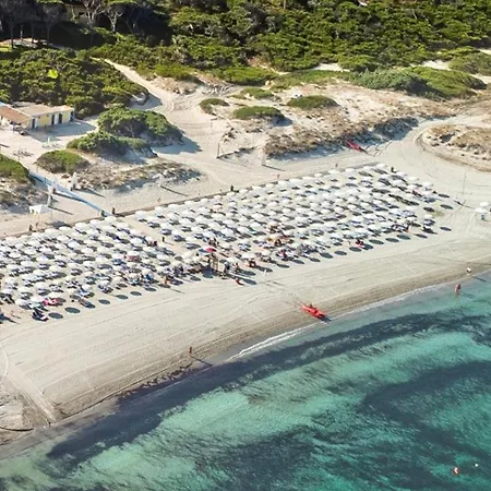Apartahotel With Swimming-pool In Just 300 Meters From The