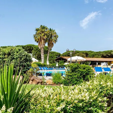 Aparthotel With Swimming-pool In Just 300 Meters From The *