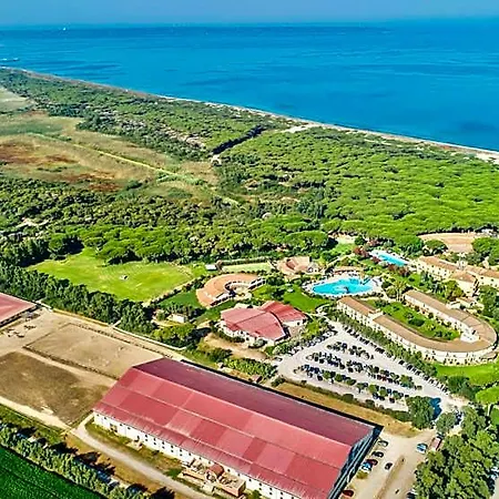 With Swimming-pool In Just 300 Meters From The Aparthotel 3*