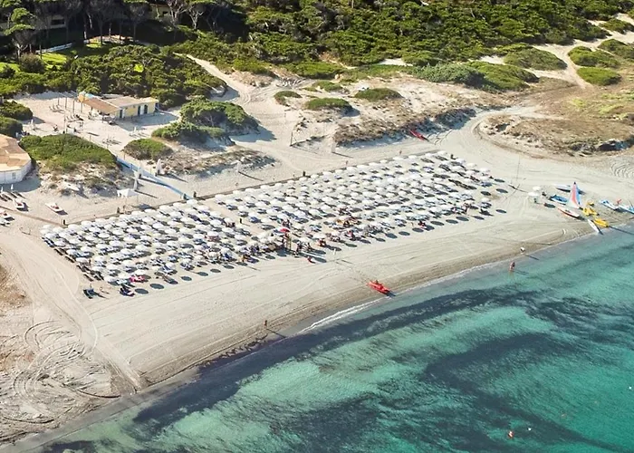 Aparthotel With Swimming-pool In Just 300 Meters From The